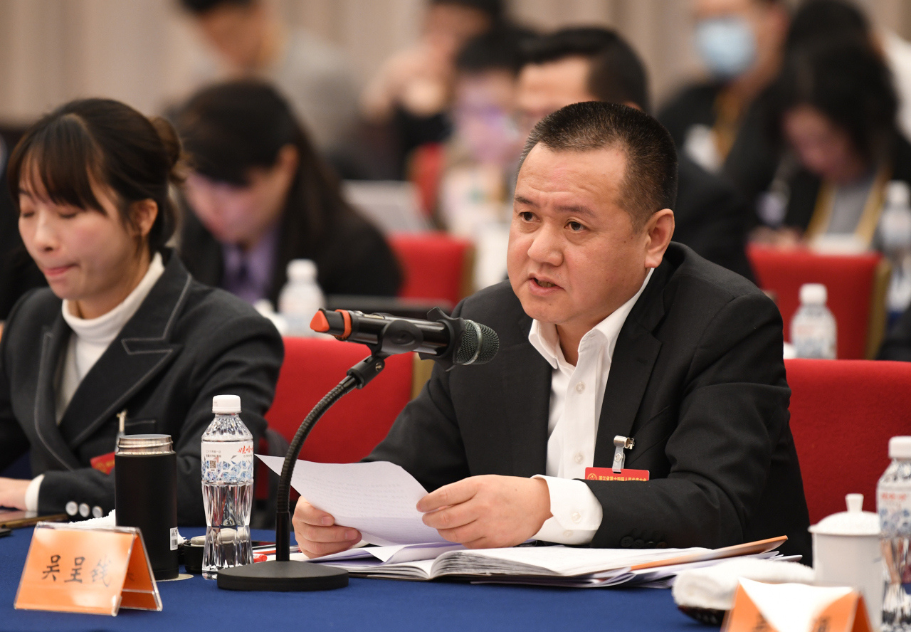 审议政府工作报告